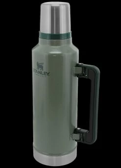 STANLEY CLASSIC LEGENDARY BOTTLE 1.9L 10 STANLEY CLASSIC LEGENDARY BOTTLE 1.9L -Outdoor Sport Online Shop Stanley Leg.Classic 1.9L GREEN 83459.1692363829