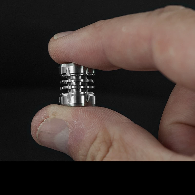 RovyVon Walker Titanium Pendant 6 Tritium Vials 4 RovyVon Walker Titanium Pendant 6 Tritium Vials - Image 2